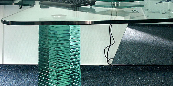 Schreibtisch aus Glas